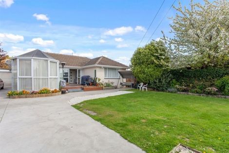 Photo of property in 62 Farquhars Road, Redwood, Christchurch, 8051