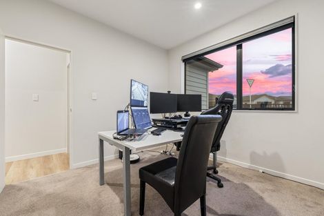Photo of property in 5 Konoba Avenue, Kumeu, 0810