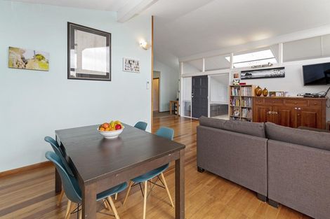 Photo of property in 13 Cutler Street, New Lynn, Auckland, 0600