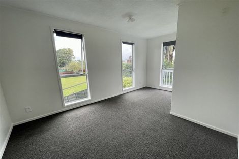 Photo of property in 18 Pankhurst Place, Sunnyvale, Auckland, 0612