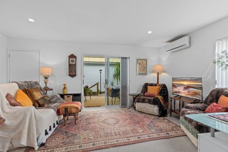 Photo of property in 11 Kamahi Crescent, Papamoa Beach, Papamoa, 3118