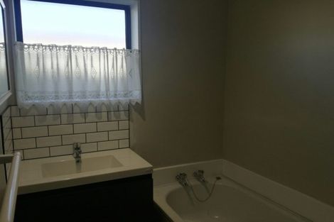 Photo of property in 2/143 Gills Road, Half Moon Bay, Auckland, 2014