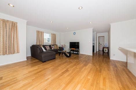 Photo of property in 102a San Marino Drive West, Henderson, Auckland, 0612