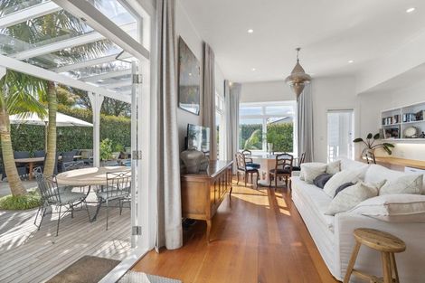 Photo of property in 8 Bayview Road, Hauraki, Auckland, 0622