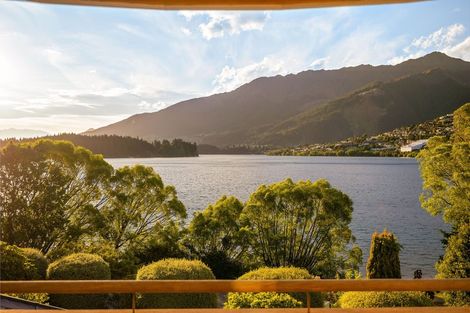 Photo of property in 45 Bay View Road, Kelvin Heights, Queenstown, 9300