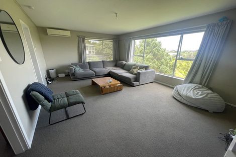 Photo of property in 15a Colchester Crescent, Newlands, Wellington, 6037