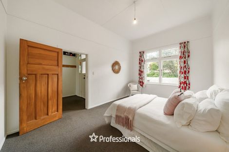 Photo of property in 79 Queens Drive, Lyall Bay, Wellington, 6022