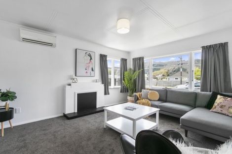 Photo of property in 195 Wellington Road, Wainuiomata, Lower Hutt, 5014