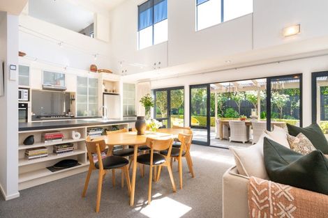 Photo of property in 11 Woodford Heights, Havelock North, 4130