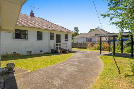 Photo of property in 15 Heretaunga Square, Silverstream, Upper Hutt, 5019