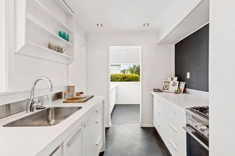 Photo of property in 50 Palmerston Road, Birkenhead, Auckland, 0626