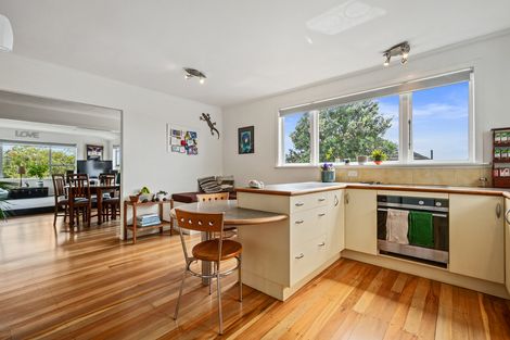 Photo of property in 6 Boler Place, New Lynn, Auckland, 0600