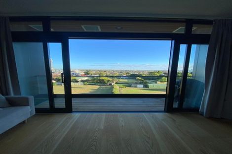 Photo of property in Frank Sargeson Apts, 305/80 Anzac Street, Takapuna, Auckland, 0622