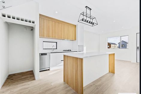 Photo of property in 11 Farranfore Road, Opaheke, Papakura, 2113