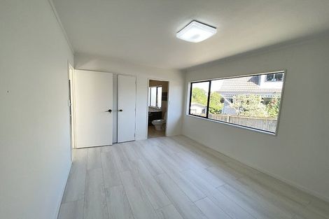 Photo of property in 49 Gosford Drive, Botany Downs, Auckland, 2010