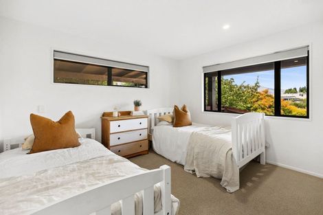 Photo of property in 5 Trevathan Lane, Wanaka, 9305