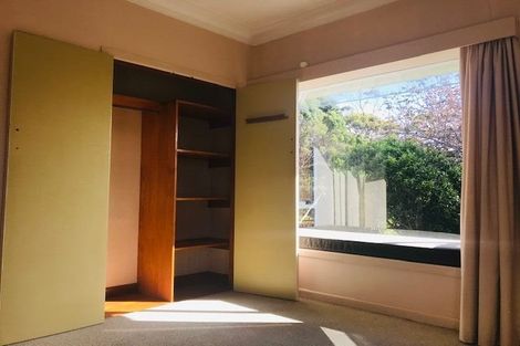 Photo of property in 314 East Coast Road, Forrest Hill, Auckland, 0620