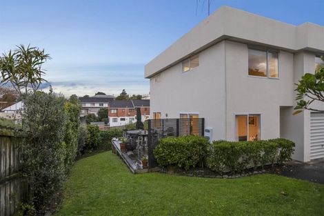 Photo of property in 29/24 Eastglen Road, Glen Eden, Auckland, 0602