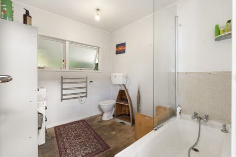 Photo of property in 18 Glenelg Road, Red Beach, 0932