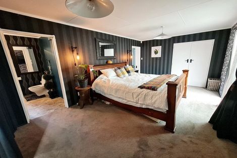 Photo of property in 2 Epping Place, Richmond Heights, Taupo, 3330