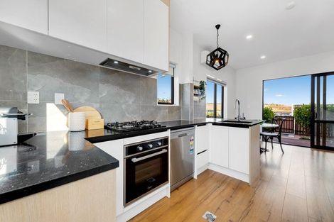 Photo of property in 28 Treeline Lane, Flat Bush, Auckland, 2019