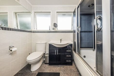 Photo of property in 28 Boundary Road, Opaheke, Papakura, 2113