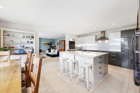 Photo of property in 4 Boonwood Close, Westmorland, Christchurch, 8025