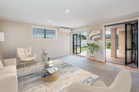 Photo of property in 96 Redcastle Drive, East Tamaki, Auckland, 2013
