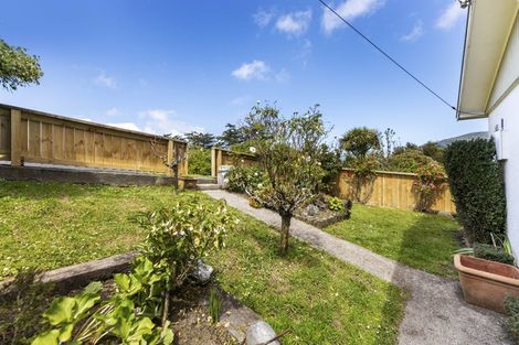 Photo of property in 24 Downes Road, Roseneath, Port Chalmers, 9023