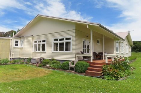 Photo of property in 709 Weber Road, Waitahora, Dannevirke, 4971