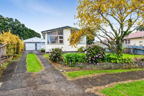 Photo of property in 13 Newbury Place, Waitara, 4320