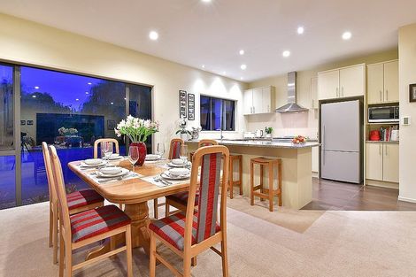 Photo of property in 15 Koraha Road, Kumeu, 0892