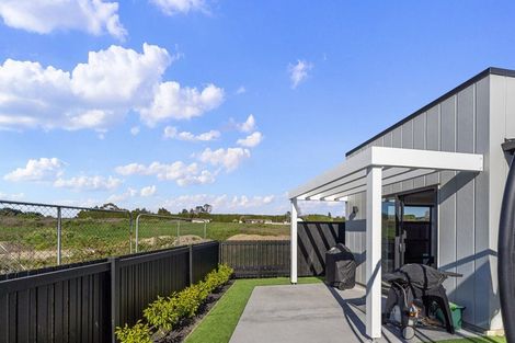 Photo of property in 16 Tanuku Lane, Te Puke, 3119