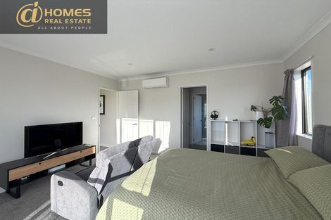 Photo of property in 12 Mamuku Drive, Massey, Auckland, 0614