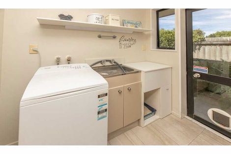 Photo of property in 2/25 Wainoni Road, Wainoni, Christchurch, 8061