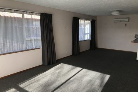 Photo of property in 2/42 Division Street, Riccarton, Christchurch, 8041