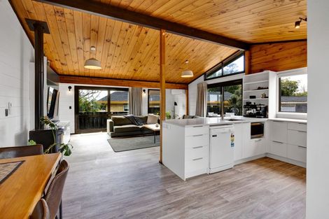 Photo of property in 27 Nikau Street, Inglewood, 4330