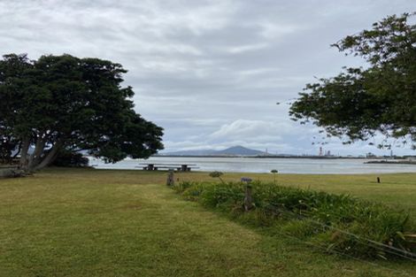 Photo of property in 52 One Tree Point Road, One Tree Point, 0118