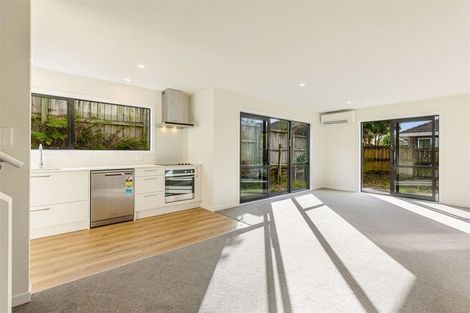 Photo of property in 12a Bluefin Way, West Harbour, Auckland, 0618