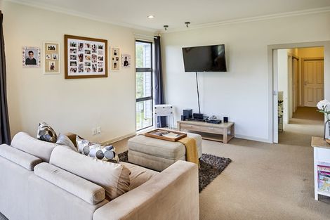 Photo of property in 15 Swain Grove, Riverstone Terraces, Upper Hutt, 5018