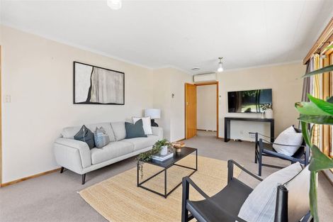 Photo of property in 8 Davidson Crescent, Hornby, Christchurch, 8042