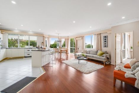 Photo of property in 35 Mccahill Views, Botany Downs, Auckland, 2010