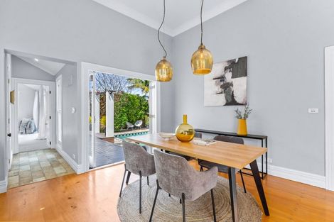 Photo of property in 14 Eversleigh Road, Belmont, Auckland, 0622
