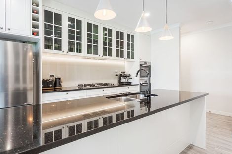 Photo of property in 6 Kahika Grove, Huapai, Kumeu, 0810