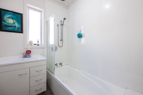 Photo of property in 210 Oxford Street, South Dunedin, Dunedin, 9012