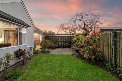 Photo of property in 1/102 Apsley Drive, Avonhead, Christchurch, 8042