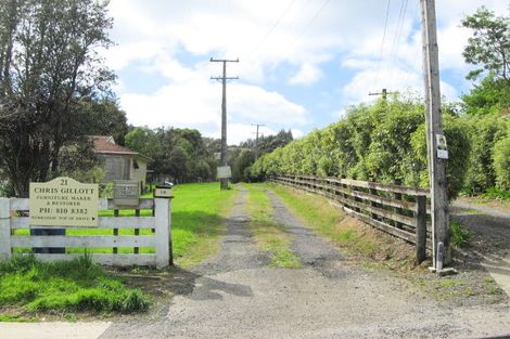 Photo of property in 21 Township Road, Waitakere, Auckland, 0816