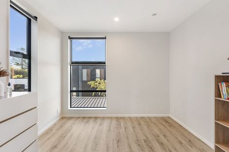 Photo of property in 17 Battalion Drive, Papakura, 2110