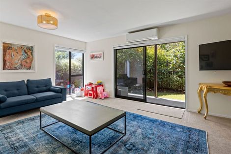 Photo of property in 2/114 Saint James Avenue, Papanui, Christchurch, 8053