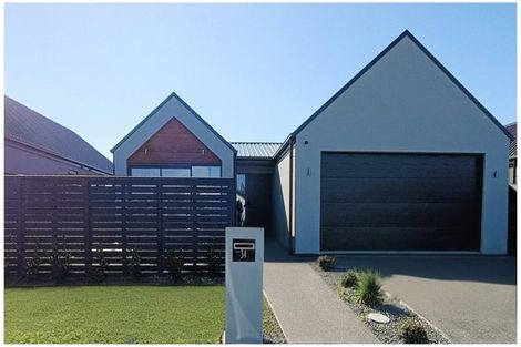 Photo of property in 34 Kiekie Road, Casebrook, 8051